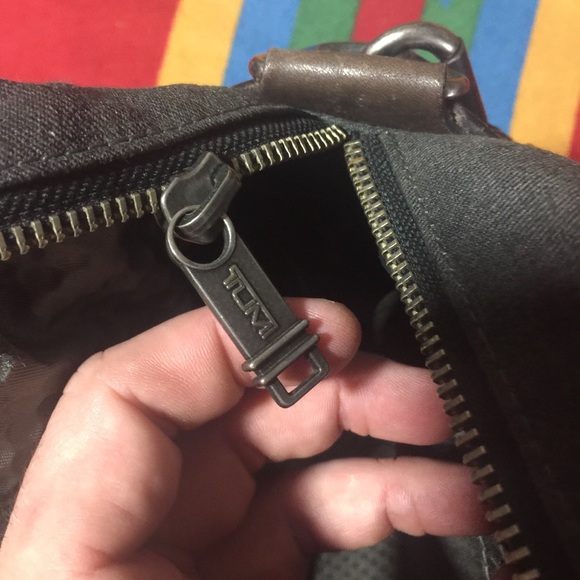 TUMI flawed messenger bag super quality EUC - Picture 12 of 16